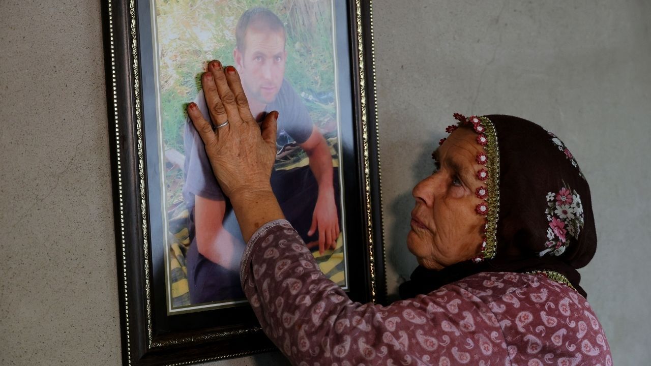 14 Yıldır Kayıp Oğlunu Bekliyor