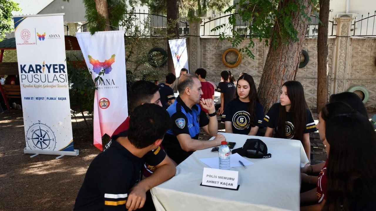 164 Öğrenci Geleceğin Mesleklerini Uzmanlarından Dinledi