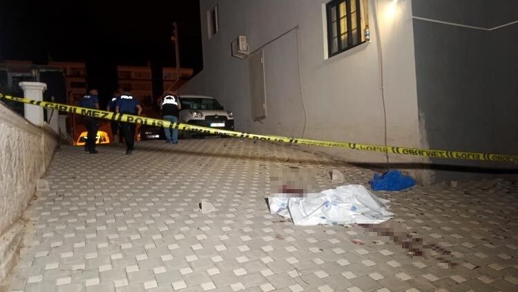 Adana’da eski eş paniği ölümle bitti: 3’üncü kattan düştü