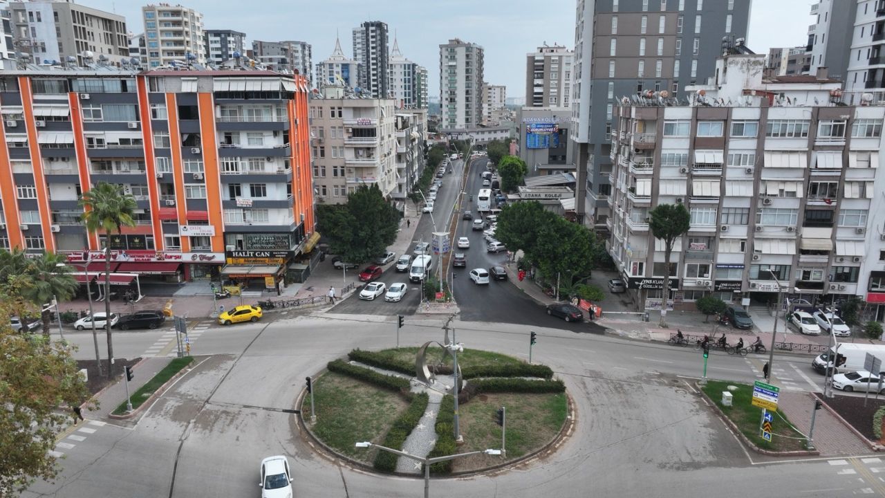 Adana Koleji Sokağı’nda Asfalt Mesaisi Sürüyor (1)