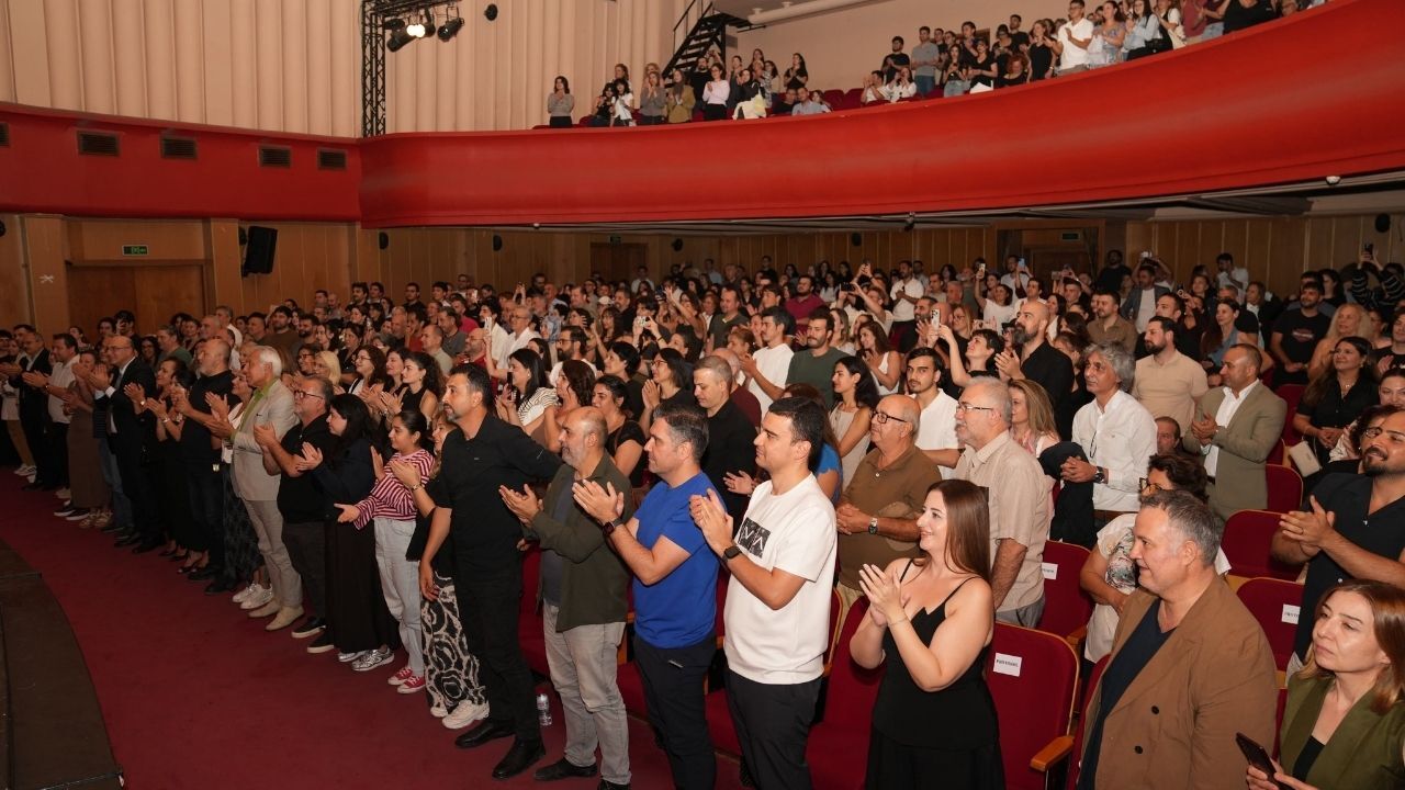 Adana Şehir Tiyatroları Sezonu “39 Basamak” Ile Açtı (3)