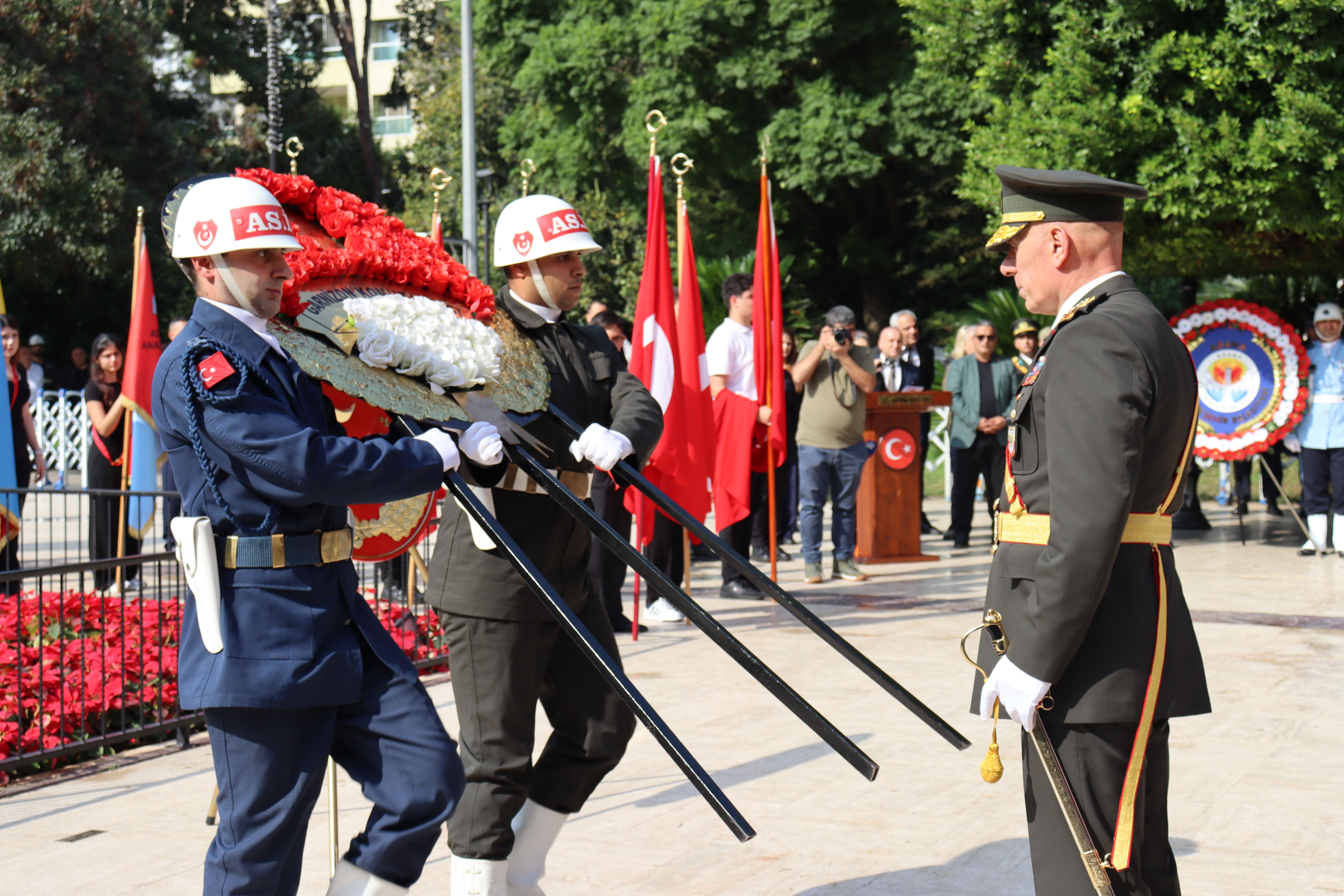 Adana'da Cumhuriyet'in 103. Yıl Coşkusu Atatürk Anıtı'ndaki Törenle Başladı (1)