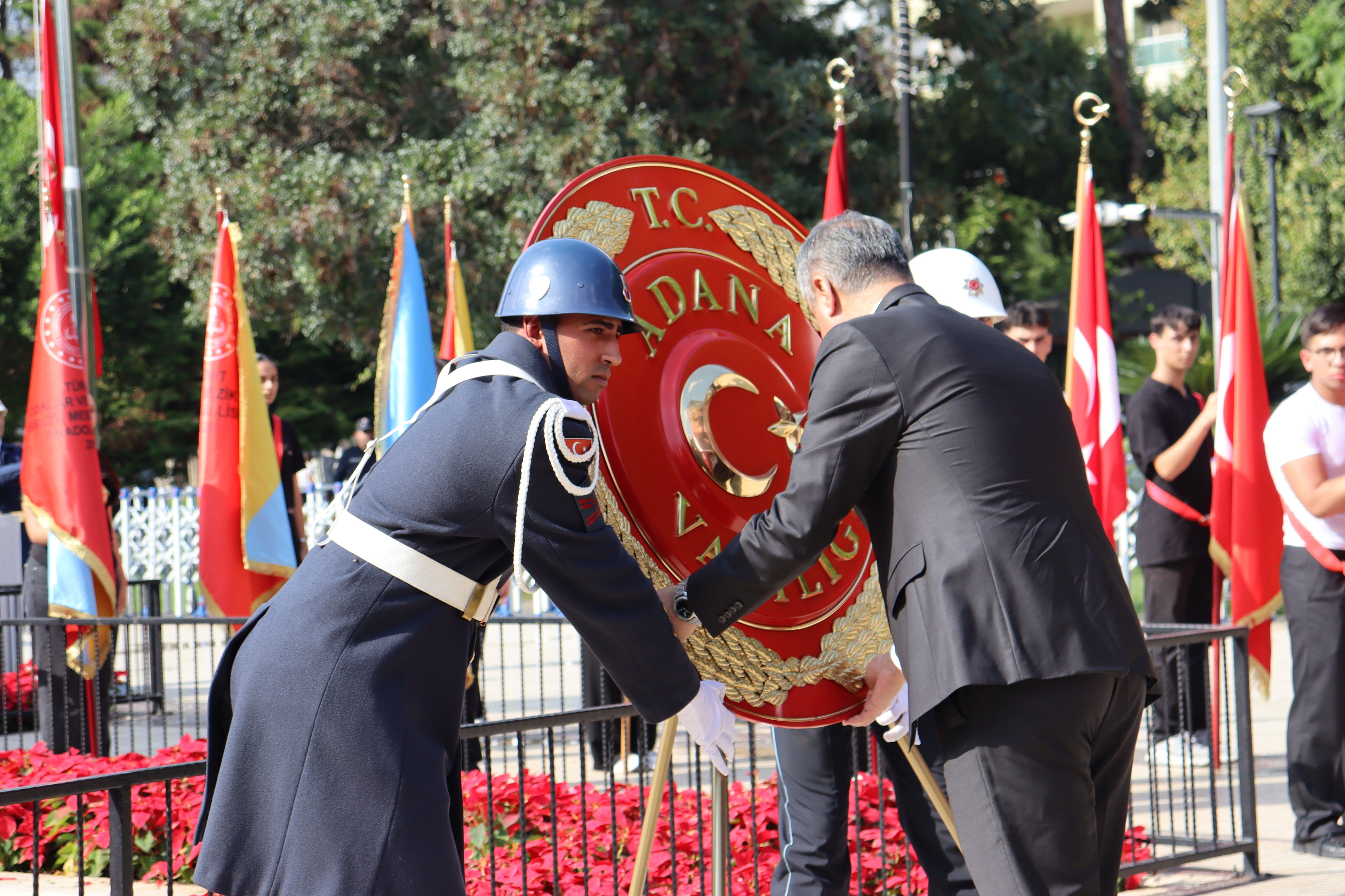 Adana'da Cumhuriyet'in 103. Yıl Coşkusu Atatürk Anıtı'ndaki Törenle Başladı (4)