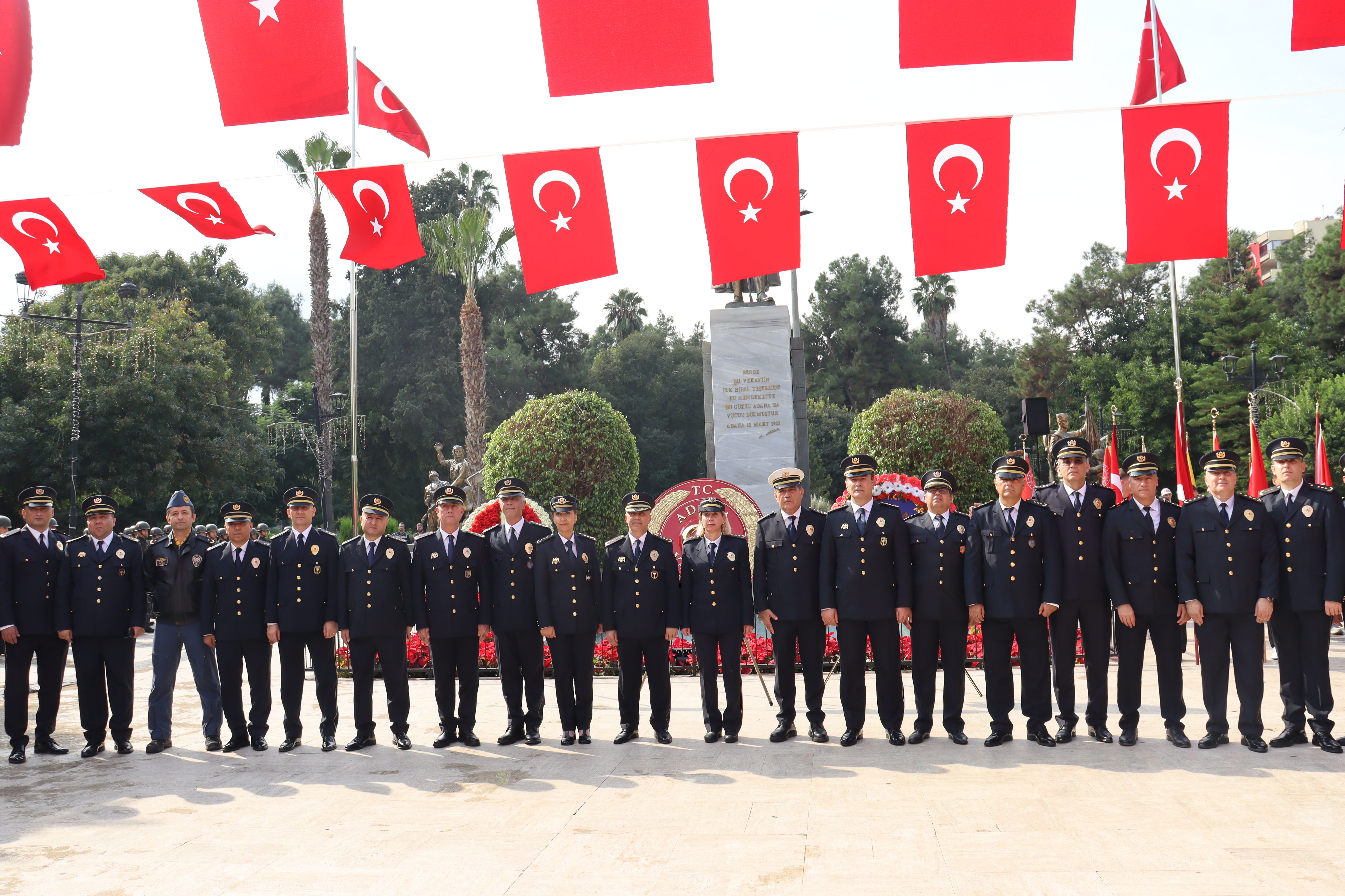 Adana'da Cumhuriyet'in 103. Yıl Coşkusu Atatürk Anıtı'ndaki Törenle Başladı (5)