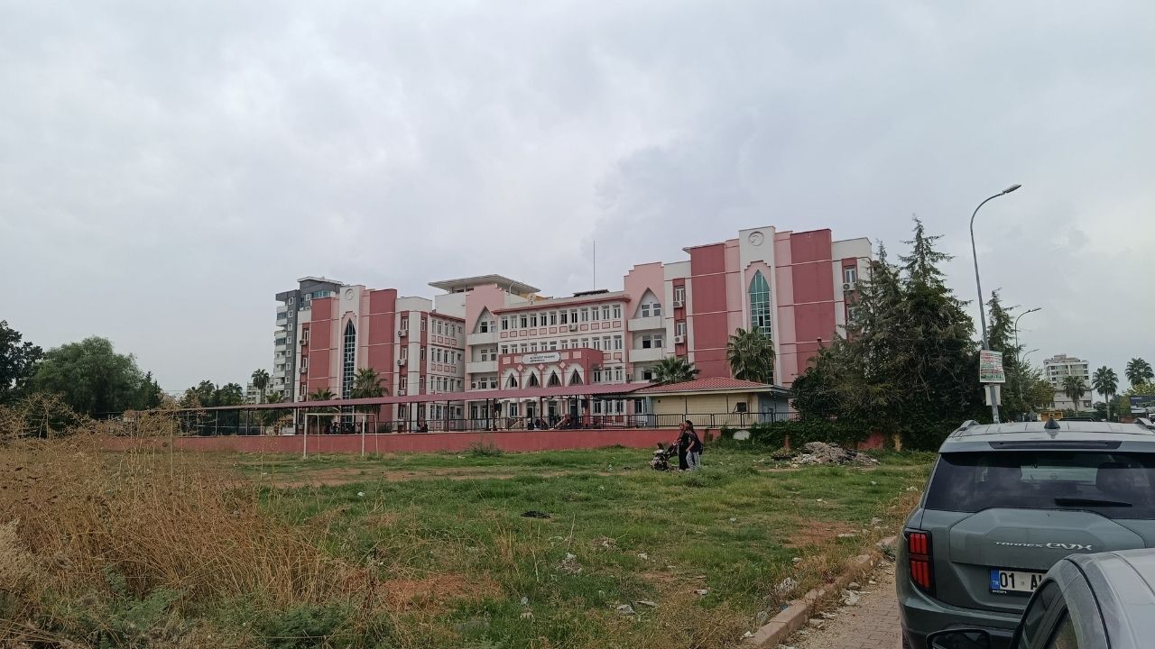 Adana'da dedikodu iddiası okulda bıçaklı saldırıya dönüştü