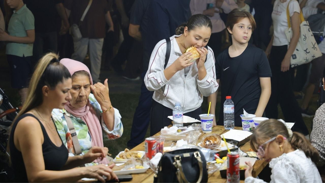 Adana'da Gökyüzünü Kebap Dumanı Kapladı! O Anlar Havadan Görüntülendi (3)