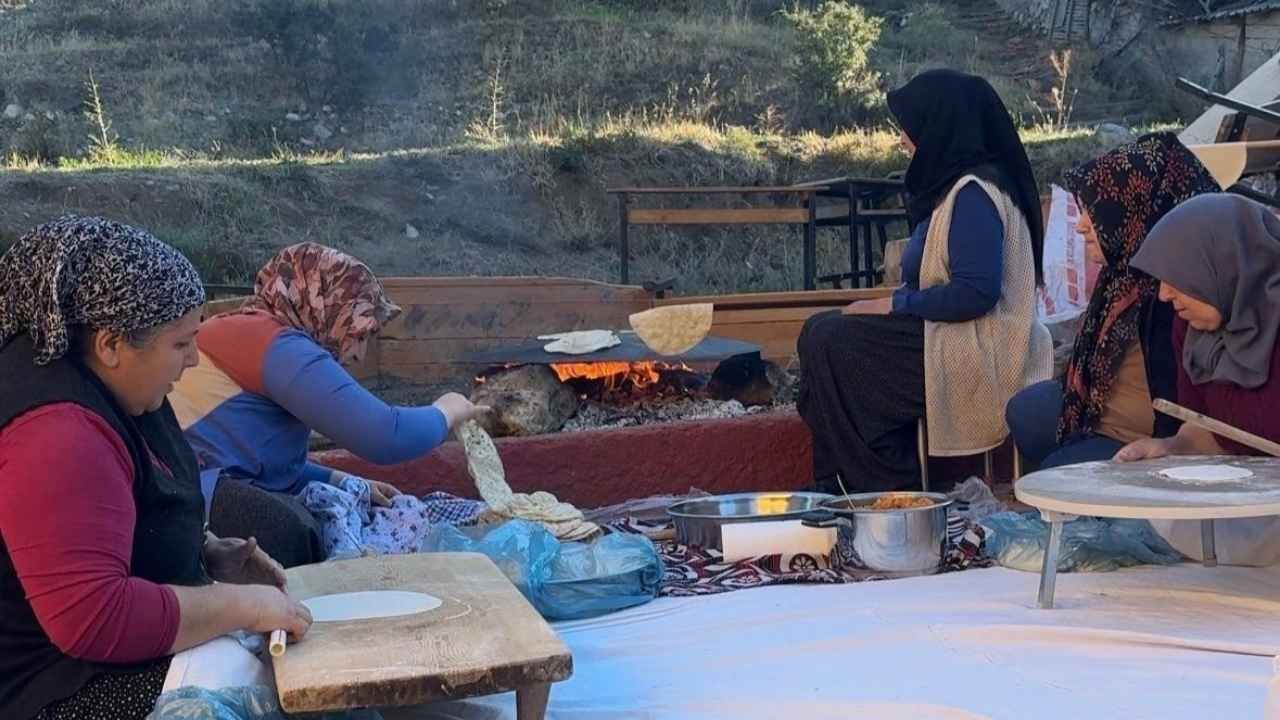 Adana’da Öğrenciler Yetiştirdi, Anneler Pişirdi Geleneksel Lezzetler Sofraya Taşındı