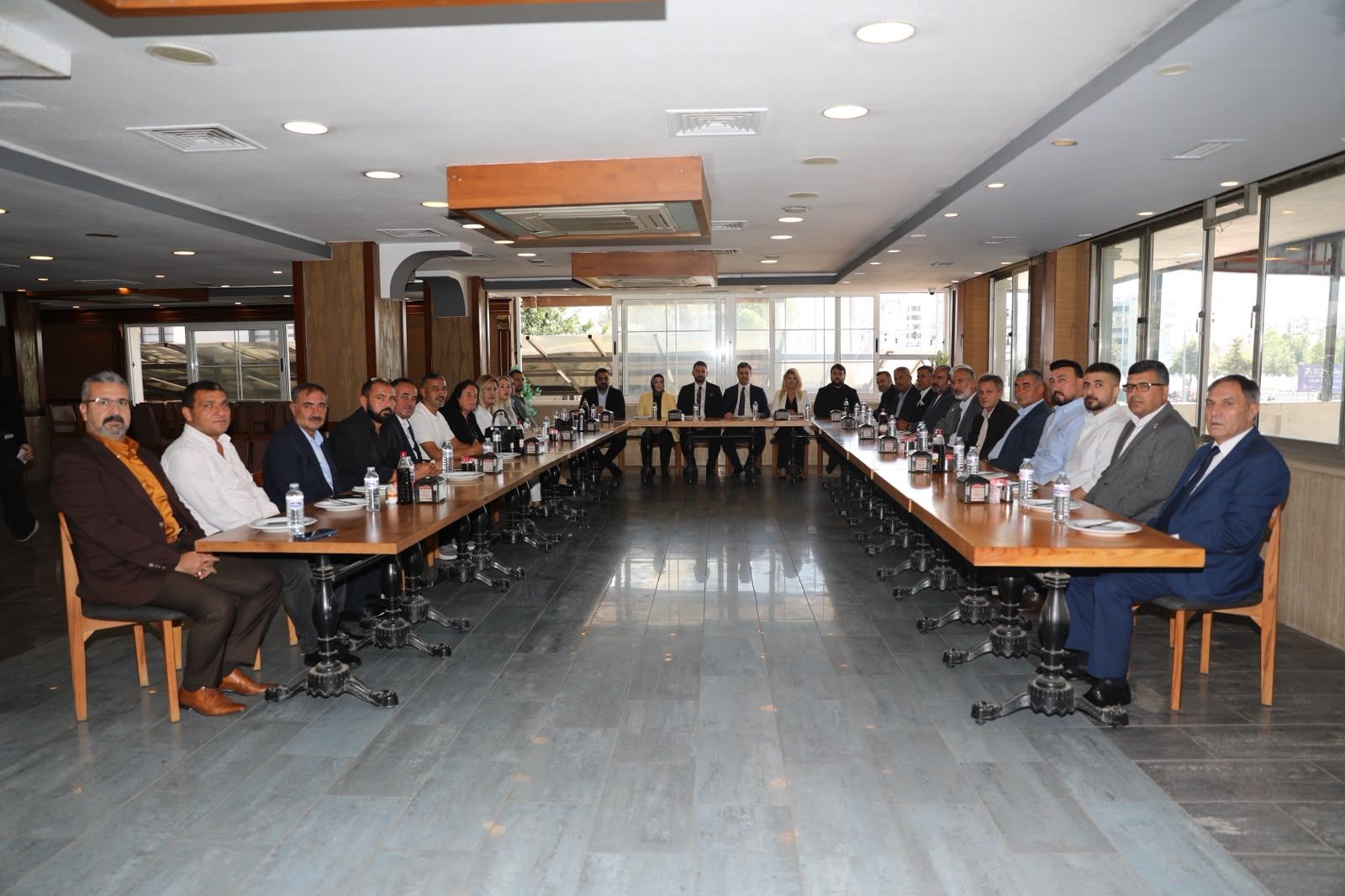 Ak Parti Adana İl Başkanı Mustafa Özkan’dan Muhtarlarla Anlamlı Buluşma (1)