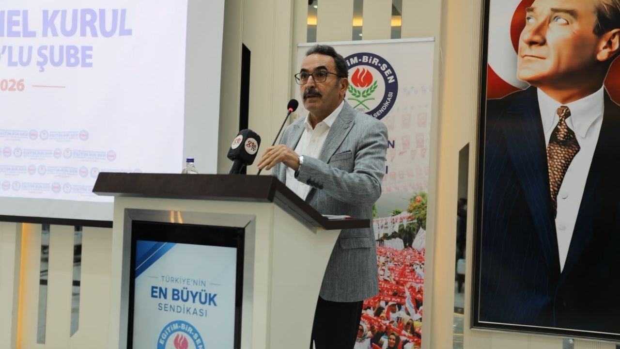 Ak Parti Adana Teşkilatından Eğitim Bir Sen 8. Olağan Genel Kurulu'na Çıkarma (2)