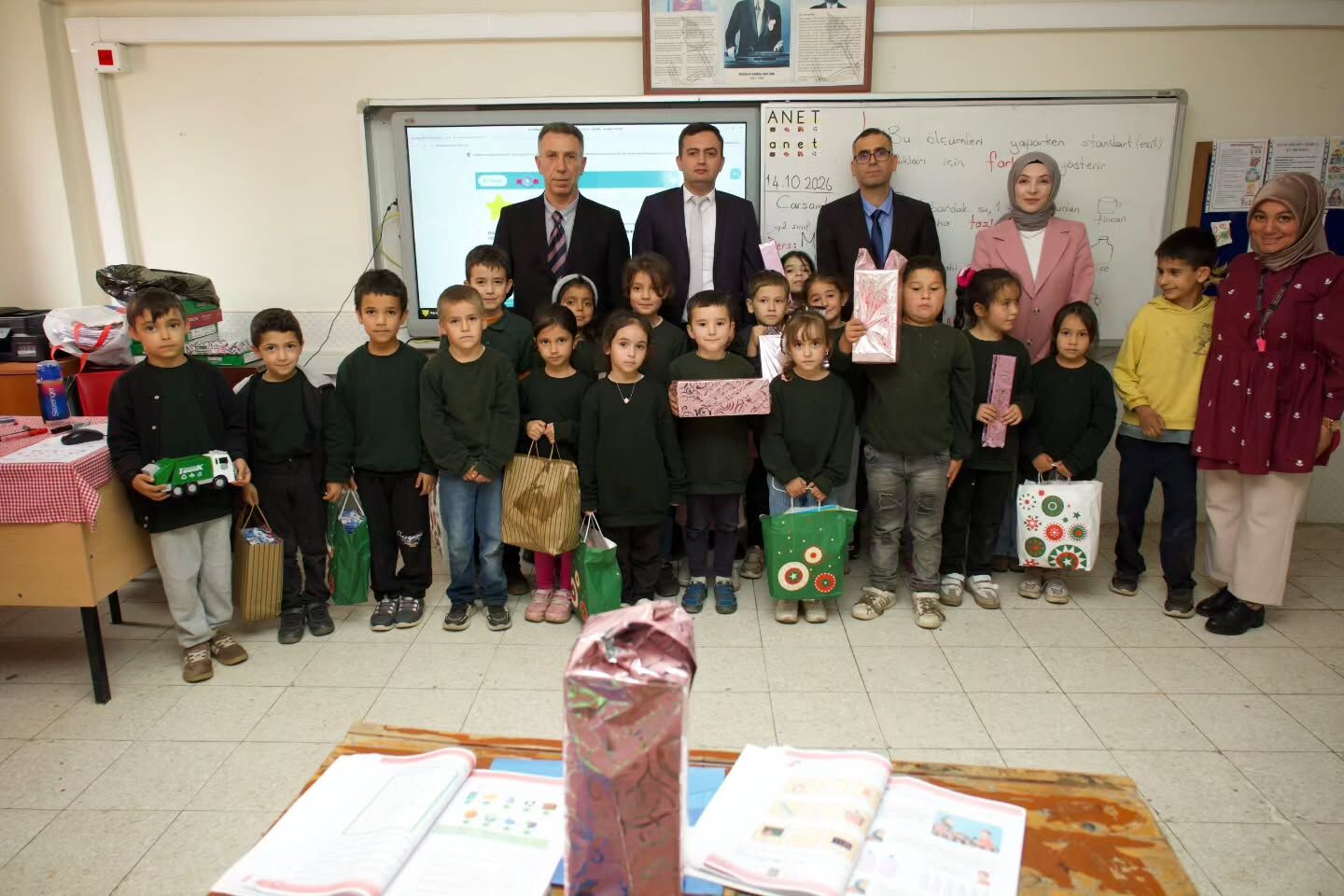 Aladağ'da Gönül Köprüsü Kaymakam Tayfun Yılmaz'dan Kökez Mahallesi'ne Ziyaret (1)