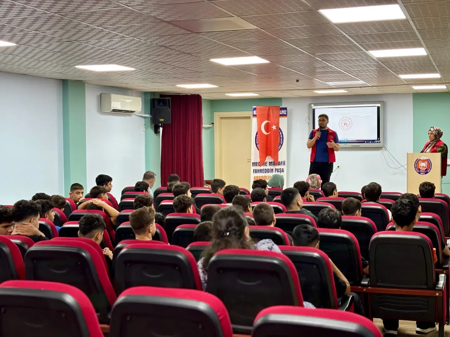 Atakent Gençlik Merkezi'nden liselere ziyaret: "Gençlerle merkezde buluşuyoruz"
