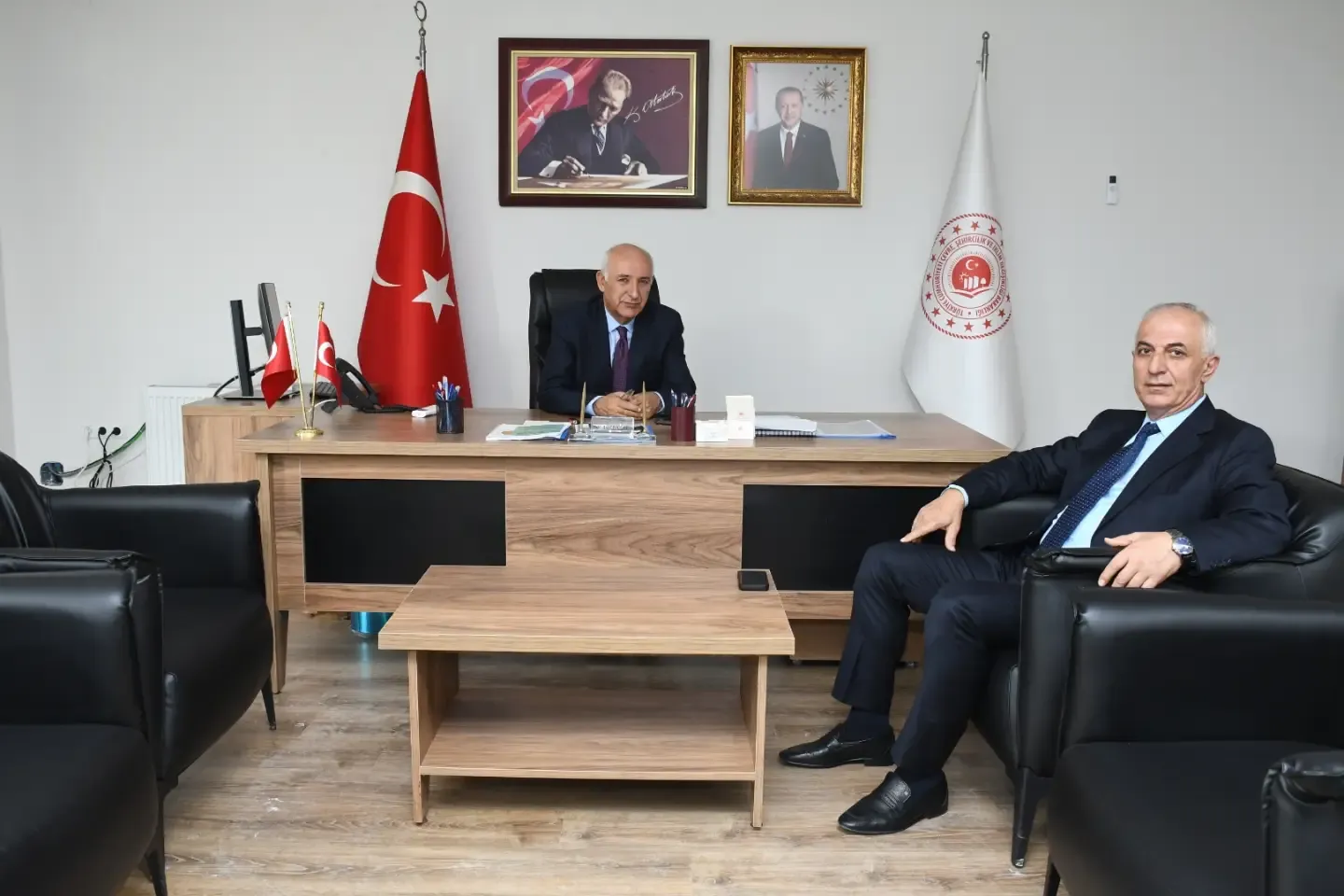 Başkan Göger'den İl Müdürü Erpolat'a ziyaret: Toplu taşıma esnafının sorunları masaya yatırıldı