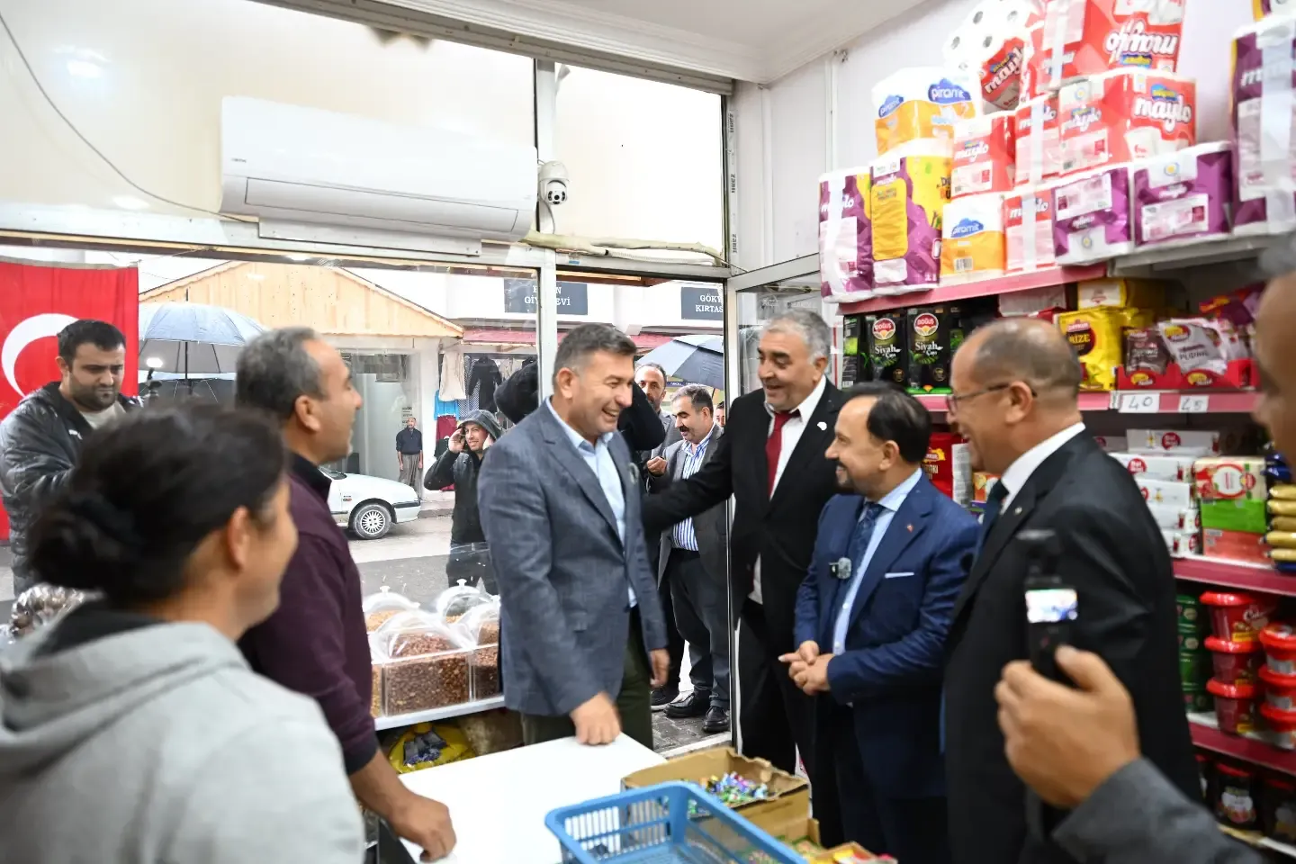 Başkan Uludağ’dan Saimbeyli’de Esnaf Ve Ziyaretçilerle Anlamlı Buluşma! (1)