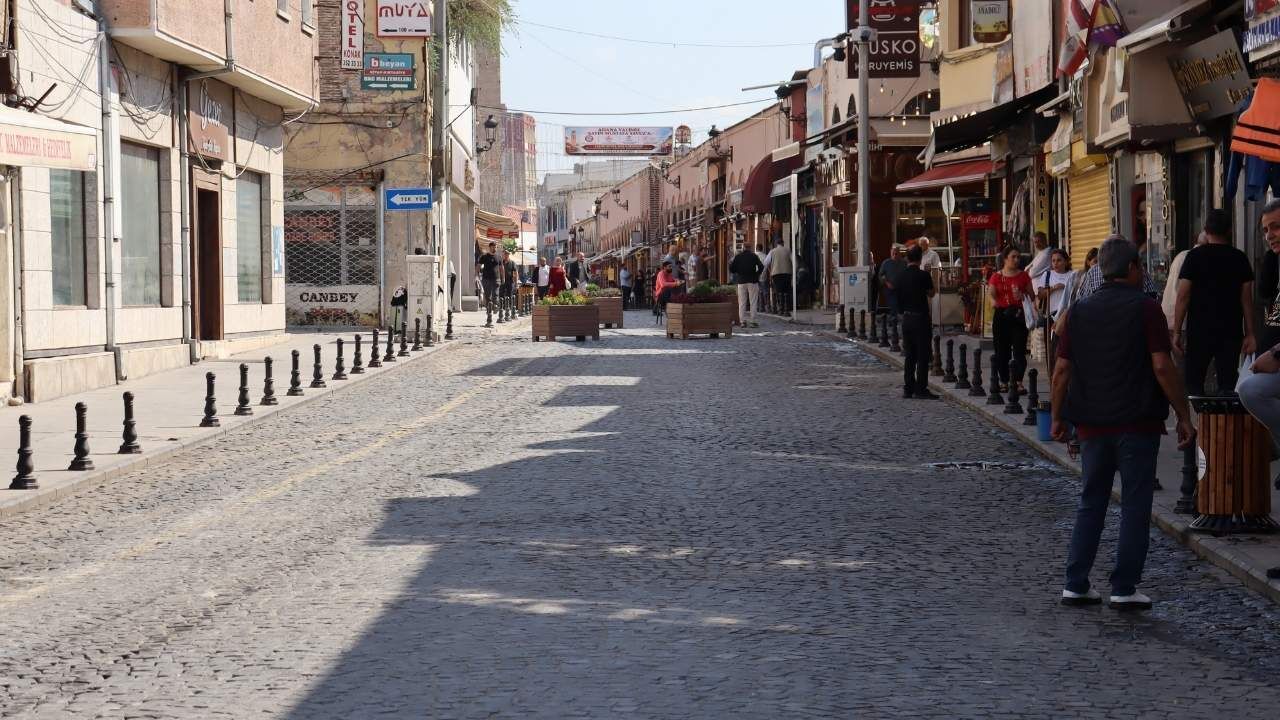 Büyük Saat’ın Yayalaştırılmasına Esnaftan Destek (1)