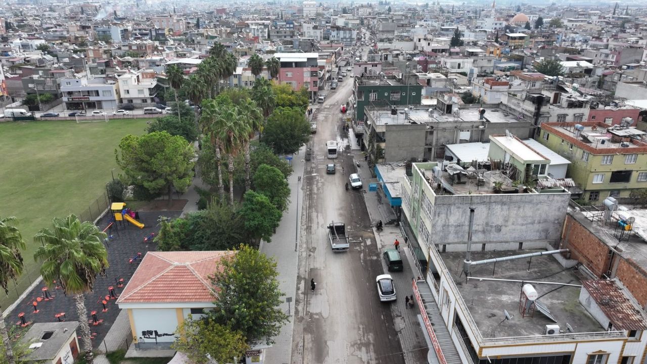 Büyükşehir Ekipleri Sahada Yollar Yenileniyor (2)