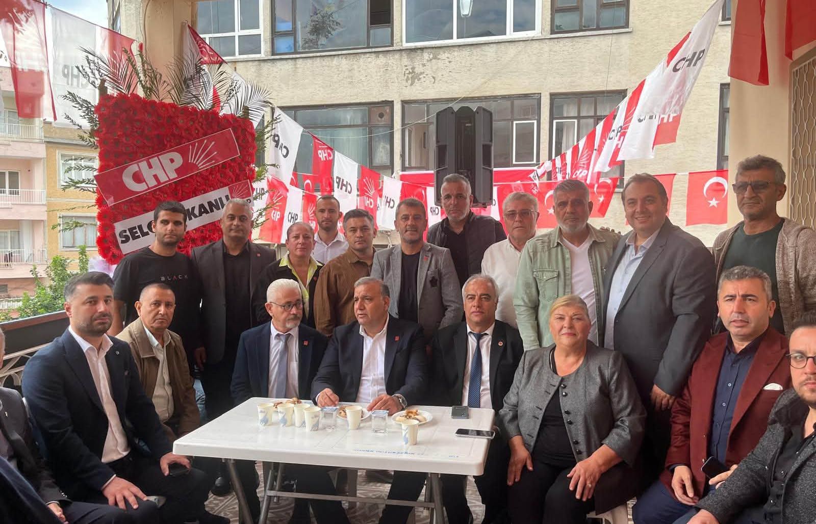 Chp Ceyhan İlçe Başkanlığı'nın Yeni Hizmet Binası Coşkuyla Açıldı (3)