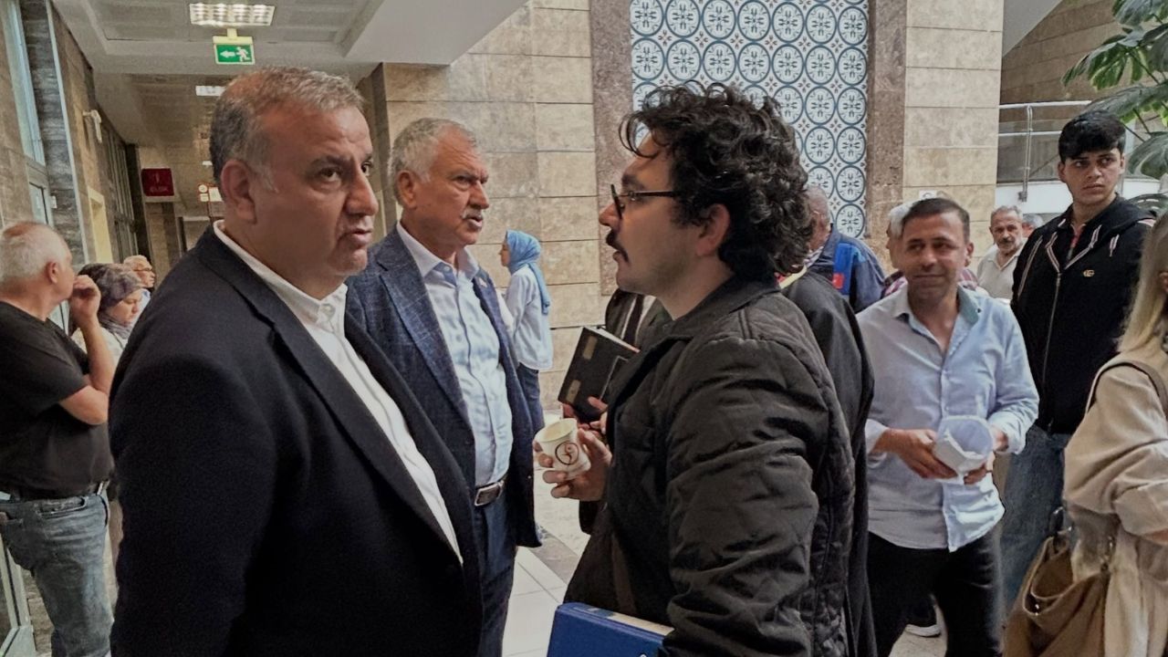 Chp’li Bayram Ve Karalar’dan Adliye Önünde Adalet Vurgusu (1)