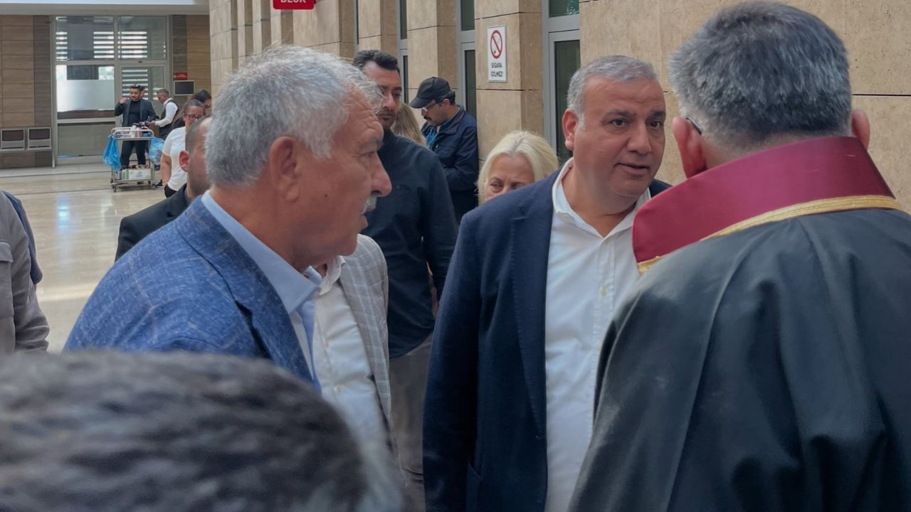 Chp’li Bayram Ve Karalar’dan Adliye Önünde Adalet Vurgusu (2)
