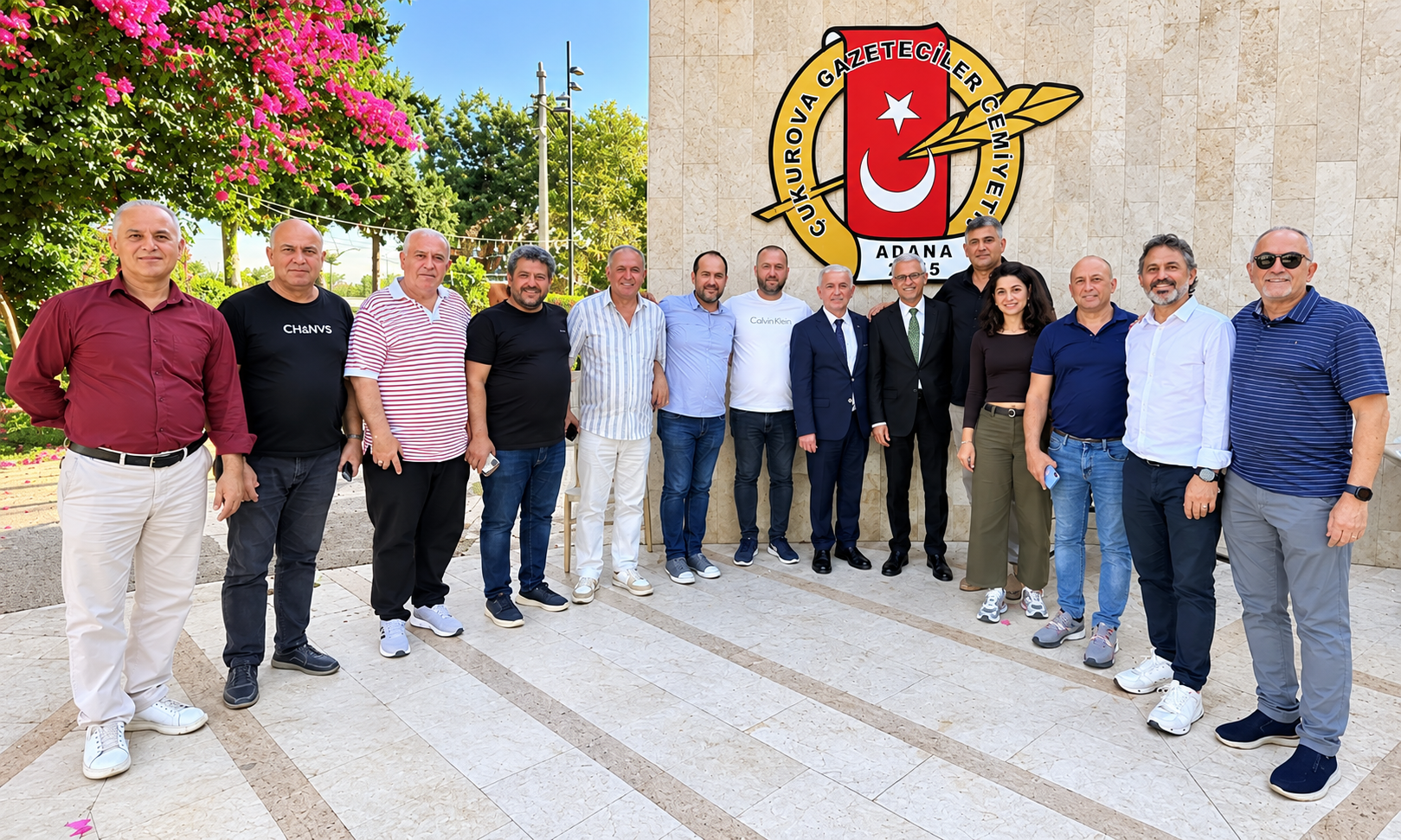 Çukurova Gazeteciler Cemiyeti Grup Fotoğrafı (1)