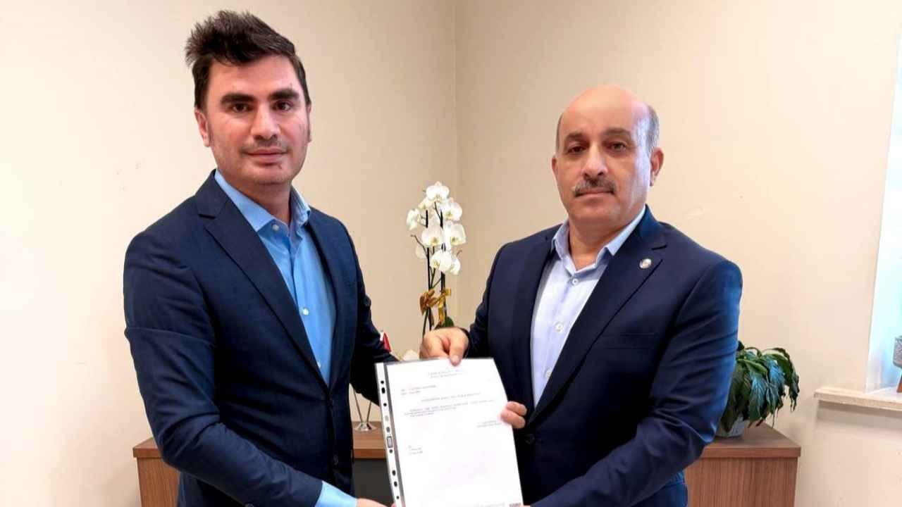 Eğitim Bir Sen Adana’da Yeni Yönetim Mazbatasını Aldı Görev Dağılımı Belli Oldu (1)