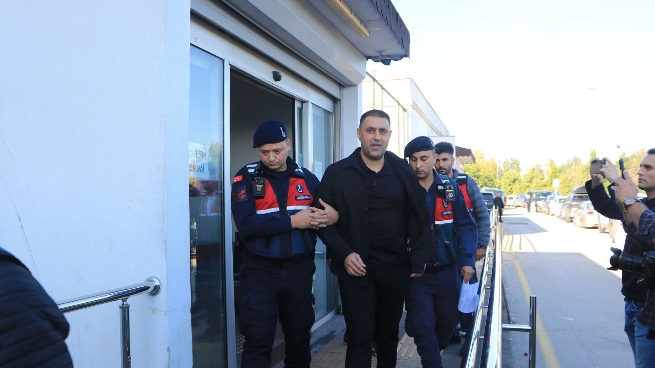 Emrah Kozay sağlık kontrolünden geçirilerek jandarmaya götürüldü
