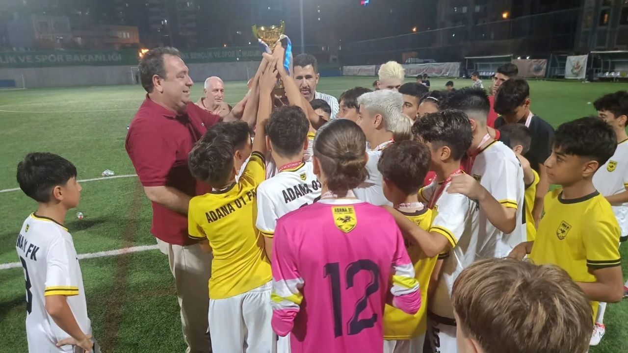 Ergin Ulun'dan Genç Sporculara Mesaj Eskiden Kupayı Alıyorduk, Şimdi Kupayı Veriyoruz (2)