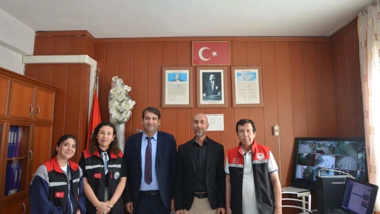 Feke’de Üreticilere Güvenli Traktör Sürüş Eğitimi Tamamlandı (1)