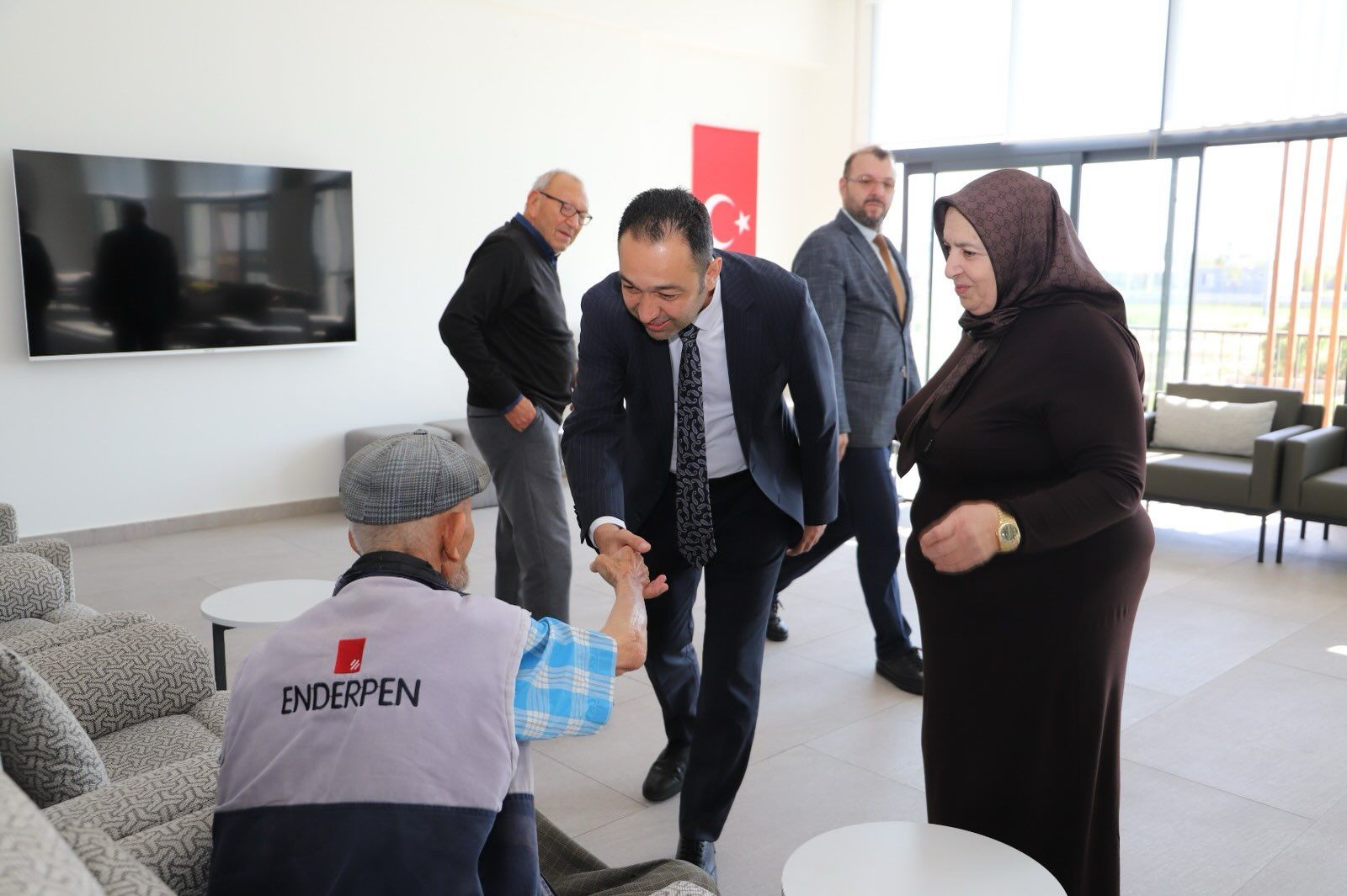 İl Müdürü Mustafa Necati Kameroğlu’ndan Huzurevine Anlamlı Ziyaret (1)