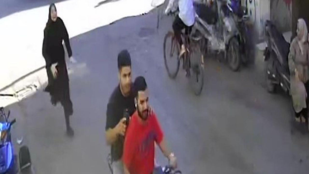 Kaldırımda Bekleyen Kadının Çantasını Kaptı (1)