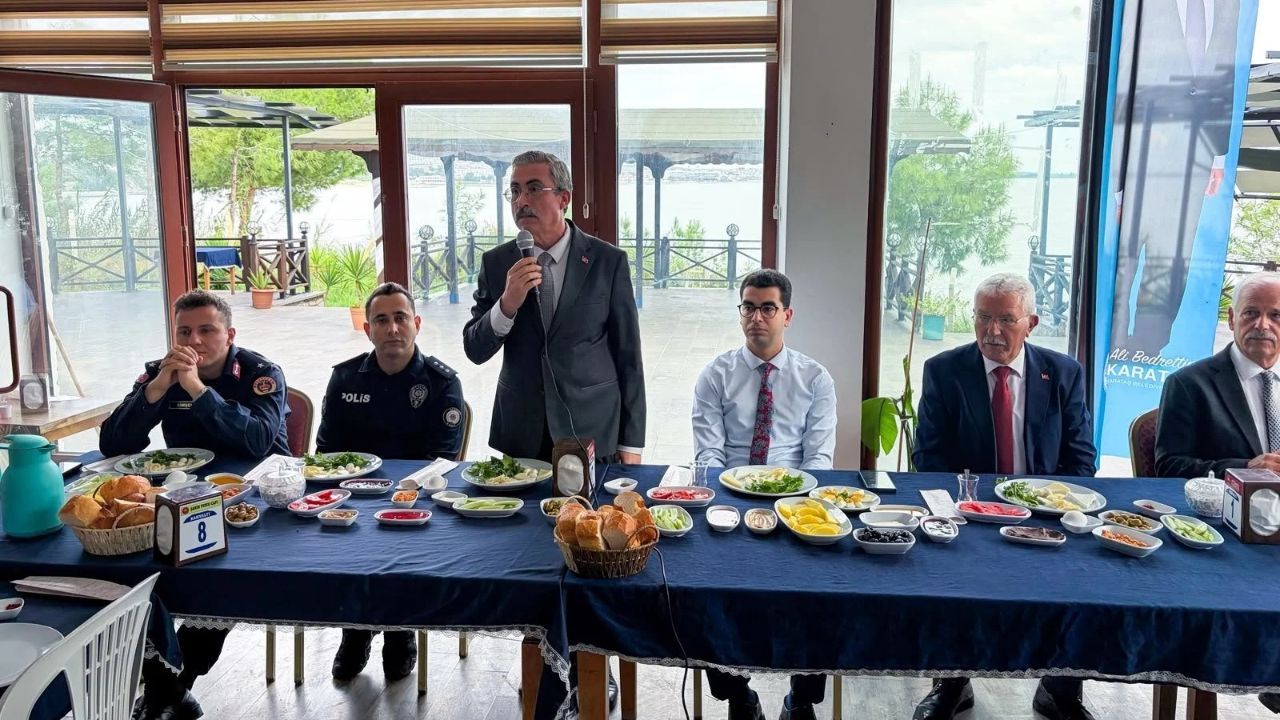 Karataş’ta Muhtarlar Günü Birlikte Kutlandı (1)