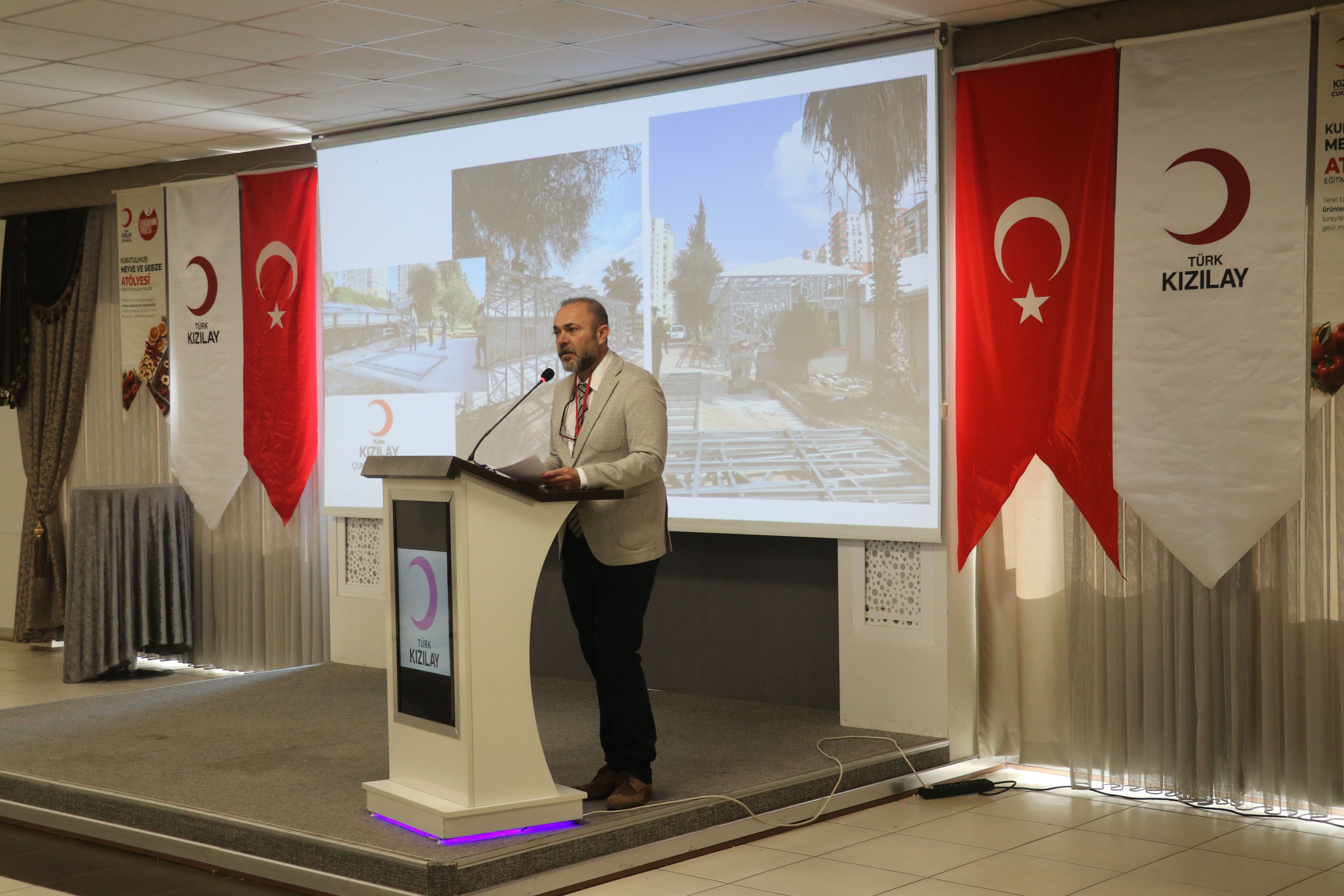 Kızılay’dan Adana’da Üretim Hamlesi Kurutulmuş Meyve Ve Sebze Atölyesi Tanıtıldı (1)