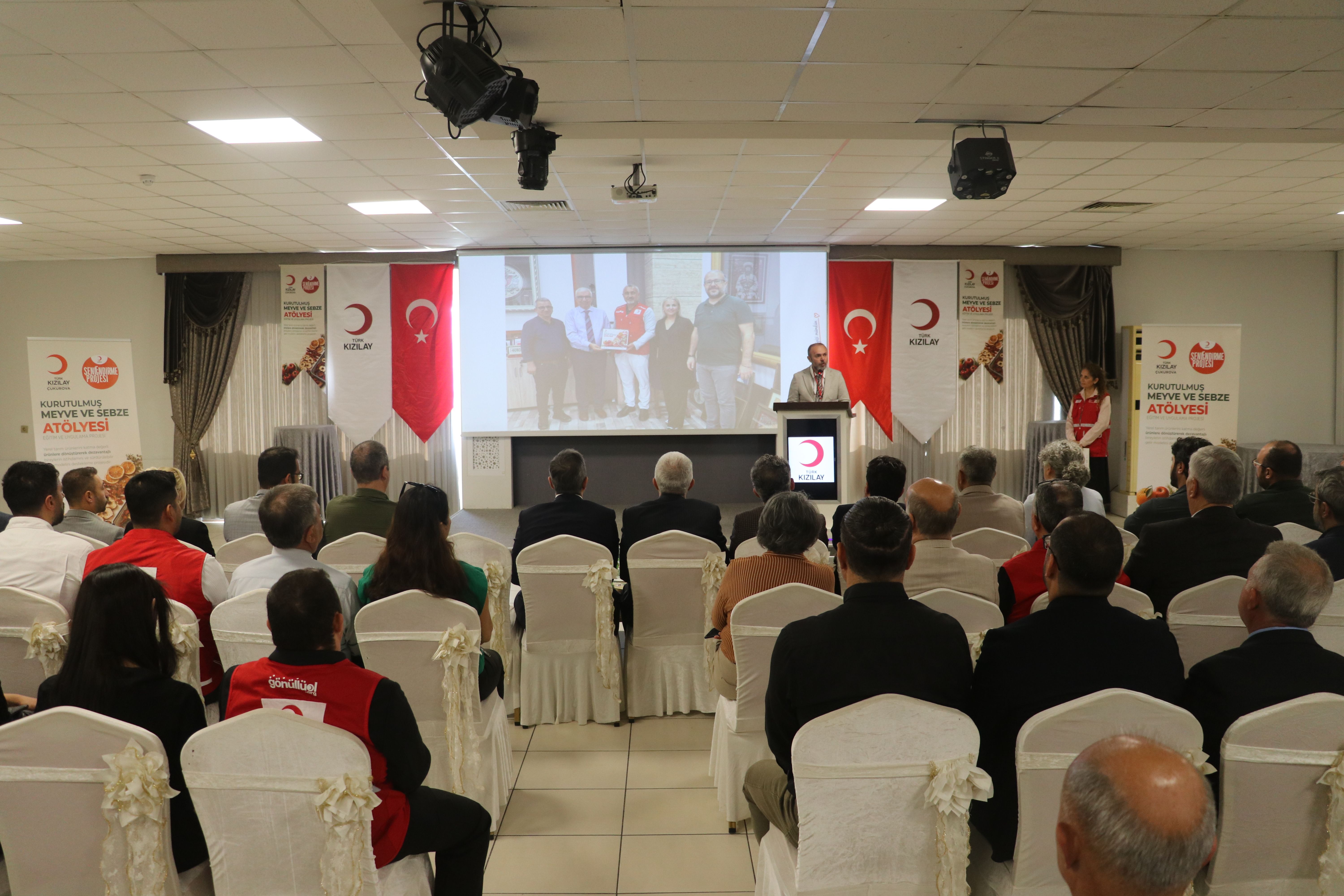 Kızılay’dan Adana’da Üretim Hamlesi Kurutulmuş Meyve Ve Sebze Atölyesi Tanıtıldı (2)