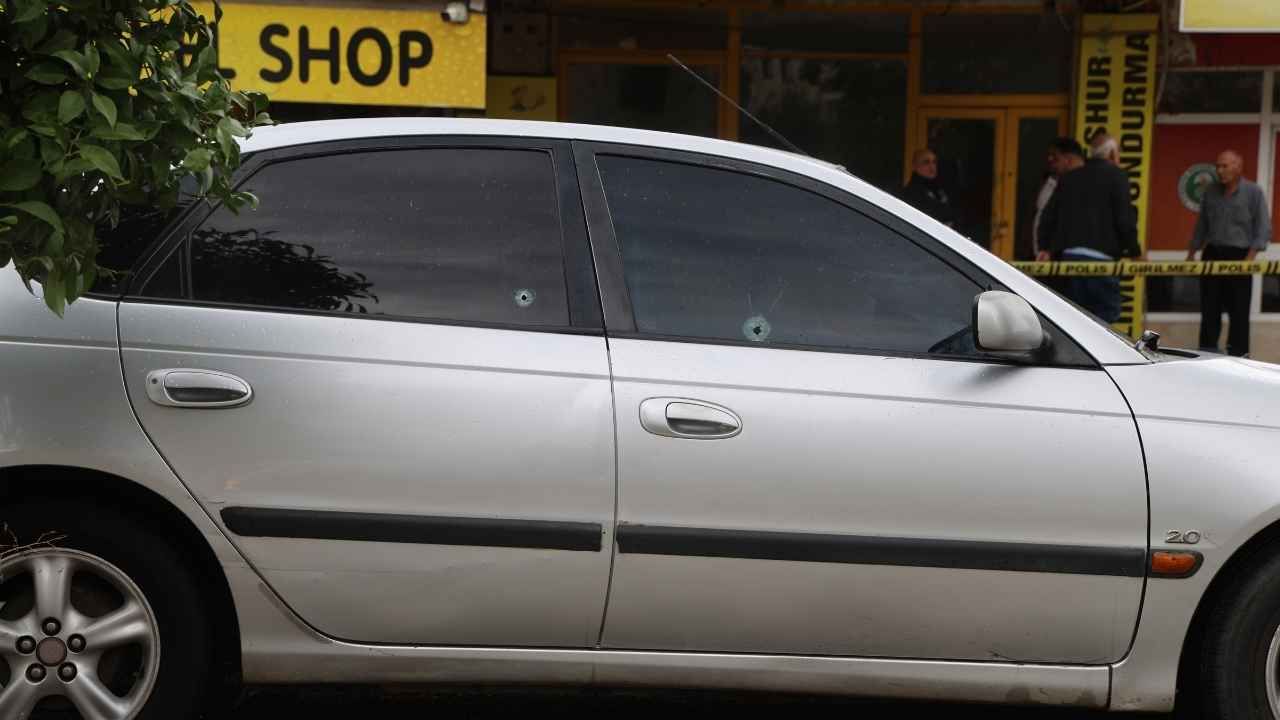 Kozan’da Tekel Bayisine Silahlı Saldırı Park Halindeki Otomobile De Mermi Isabet Etti (1)