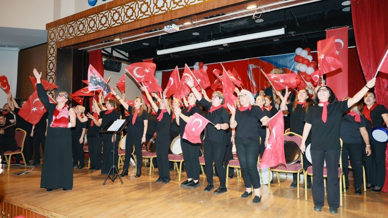 Yüreğir Kültür Sanat Akademisi'nden Cumhuriyet Türküleri Konseri (1)