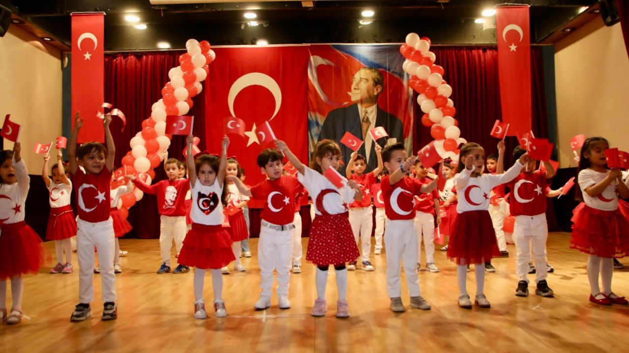 Yüreğir’de Minikler Cumhuriyet Coşkusunu Yaşadı (1)