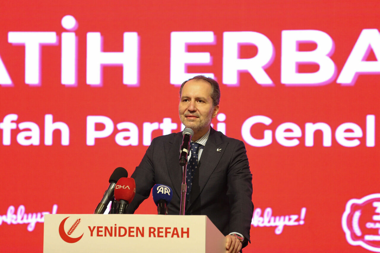Yeniden Refah Partisi Genel Başkanı Erbakan, Antalya'da partisinin il kongresine katıldı
