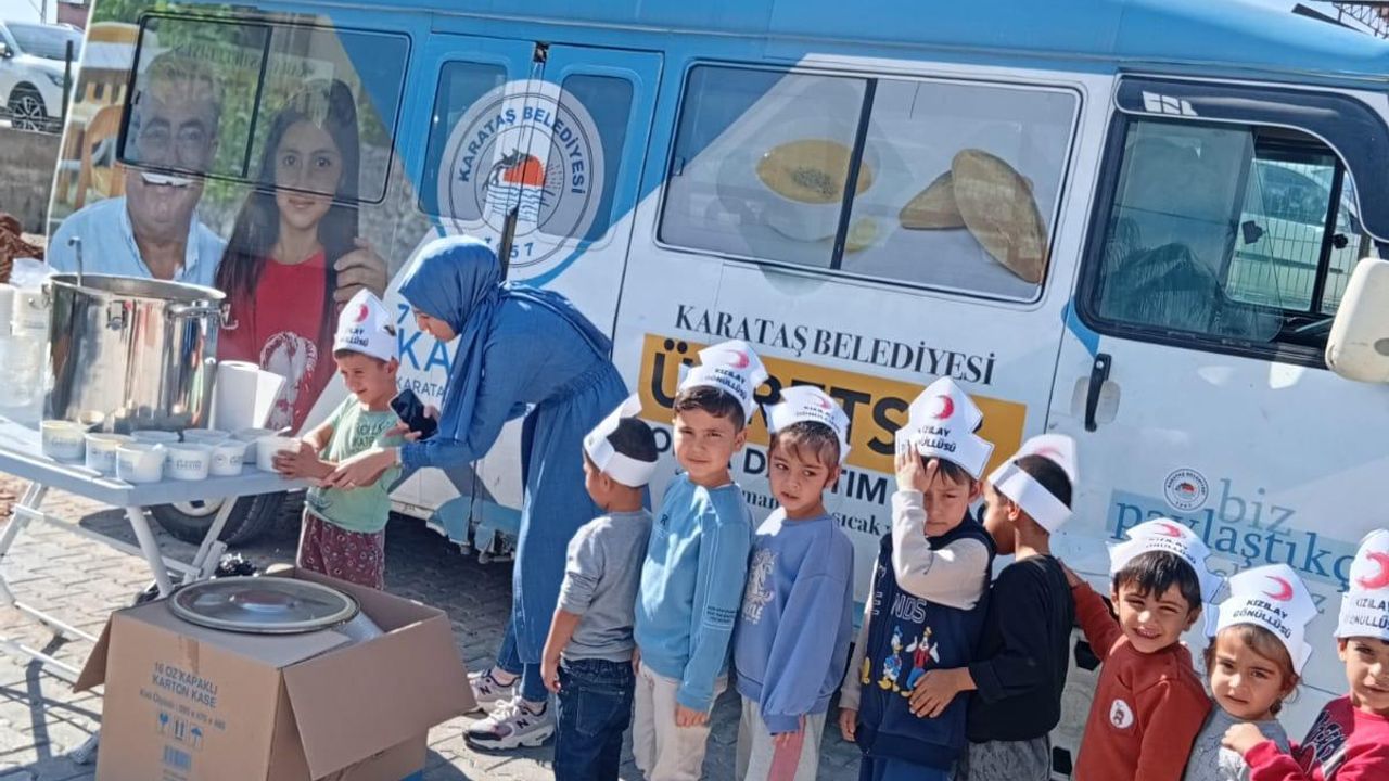 Karataş Belediyesi’nden Öğrencilere Sabah Çorbası İkramı