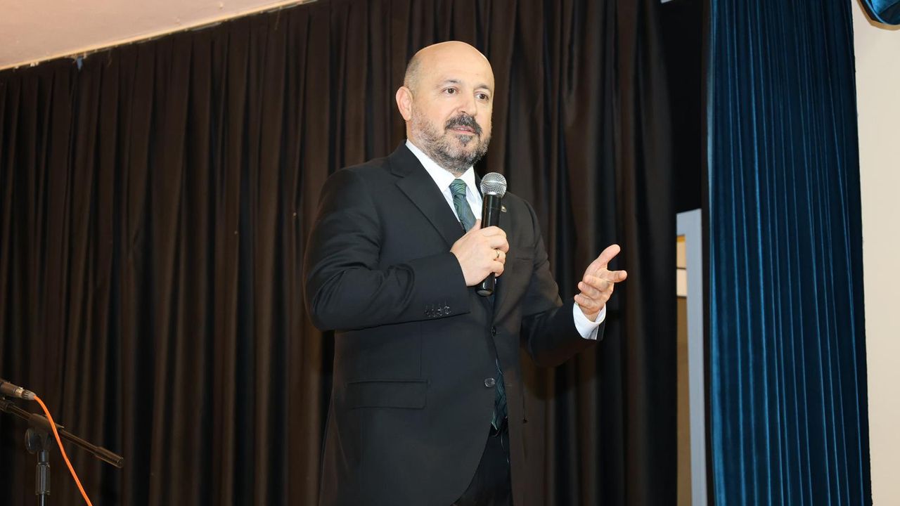 Nacar, Final Okulları’nda Gençlerle Bir Araya Geldi