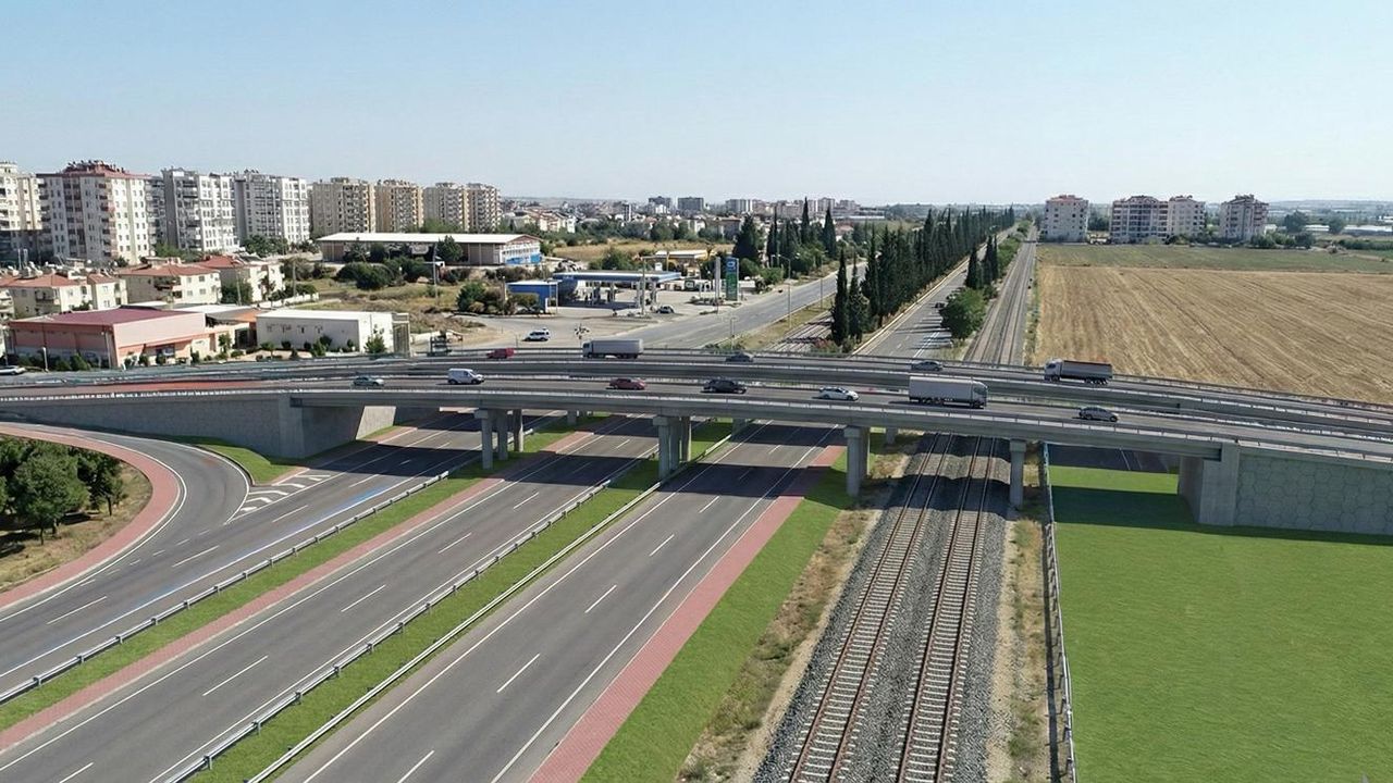 Ceyhan’ın İlk Köprülü Kavşağı Meclisten Oy Birliğiyle Geçti