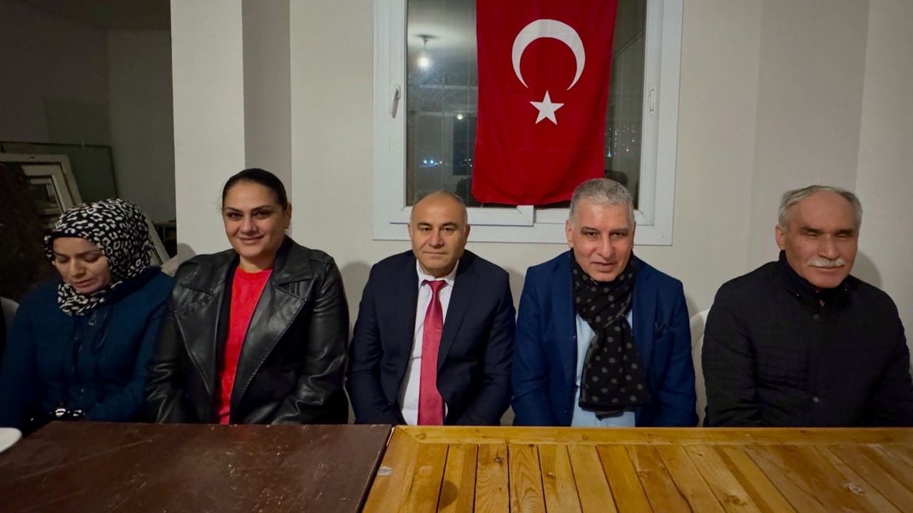 MHP Sarıçam’dan Kadirlililer ve Sumbaslılar Derneği’ne ziyaret