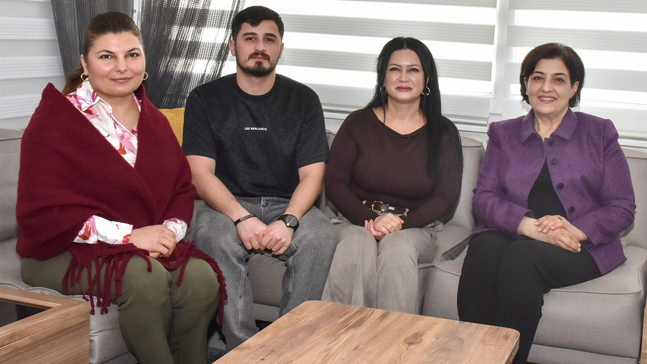 Adana Valisi Yavuz'un eşi Süreyya Yavuz'dan şehit ailelerine ziyaret