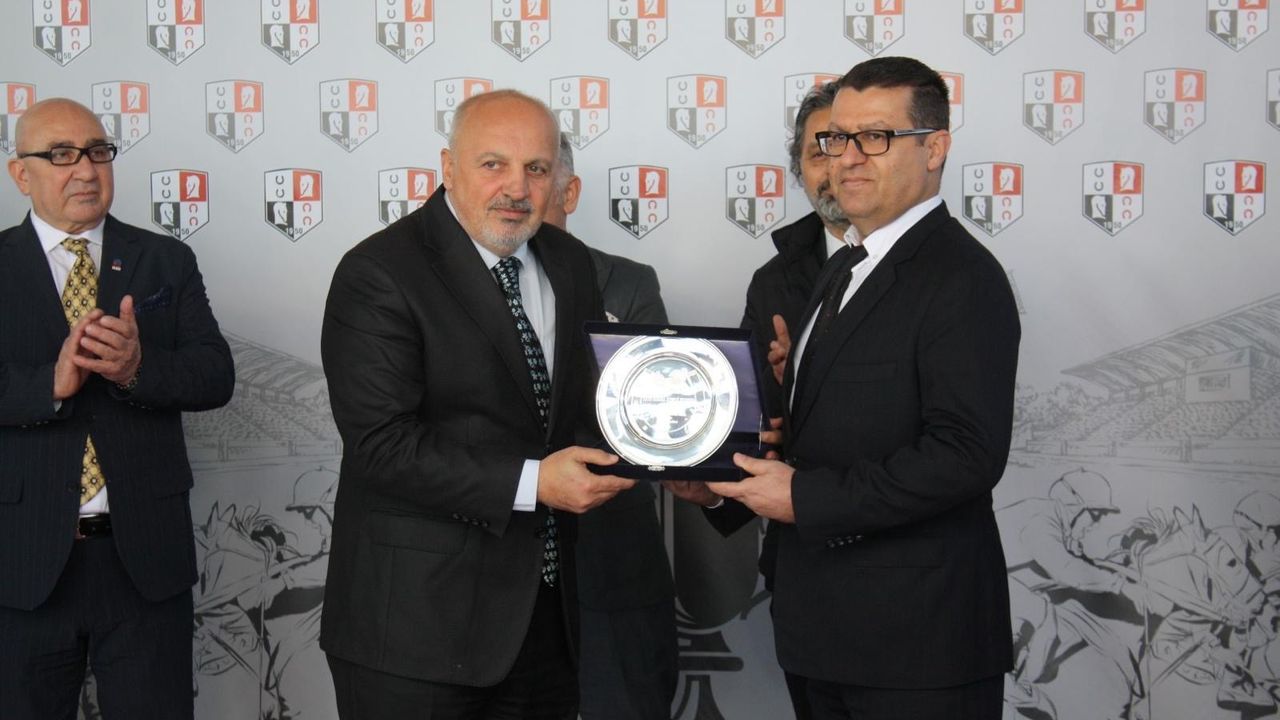 TSYD Adana Koşusu’nda zafer Zagros Rüzgarı’nın