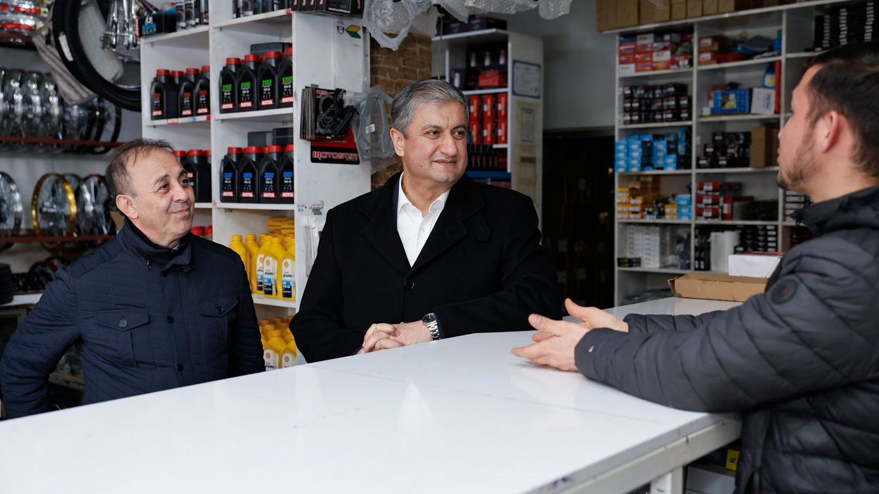 Vali Mustafa Yavuz Yüreğir esnafı ve vatandaşlarla buluştu