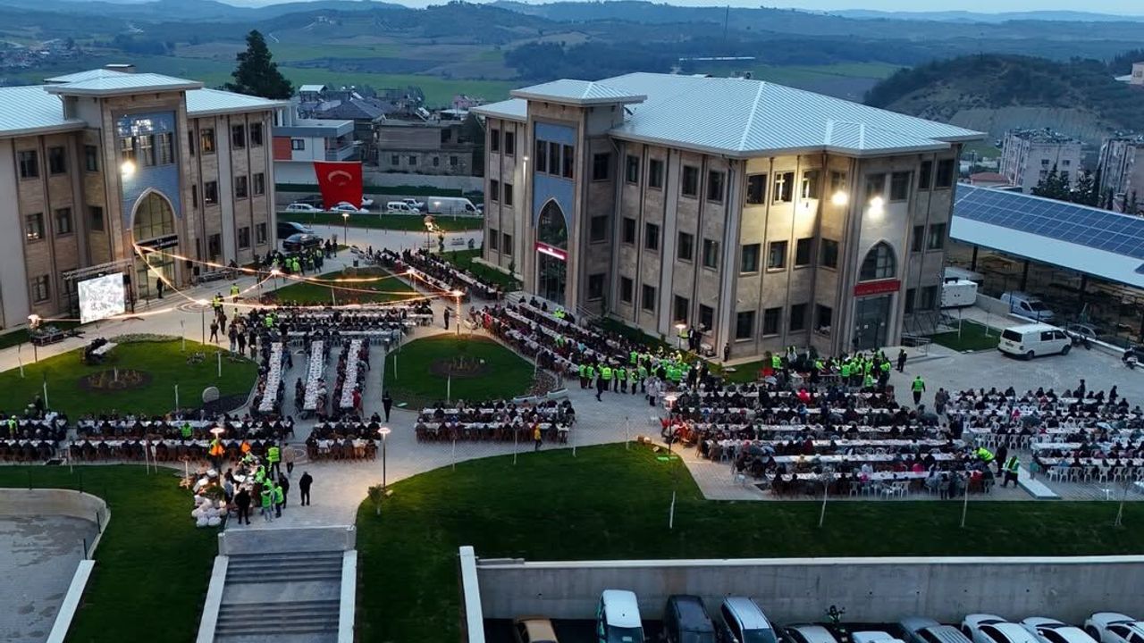 Başkan Bekir Şimşek: Karaisalı’nın Kalbi Aynı Sofrada Attı