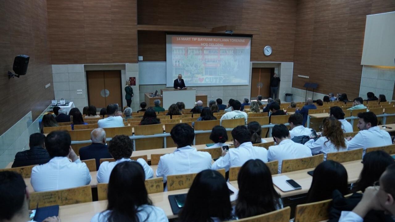 Çukurova Üniversitesi’nde Tıp Bayramı gururu