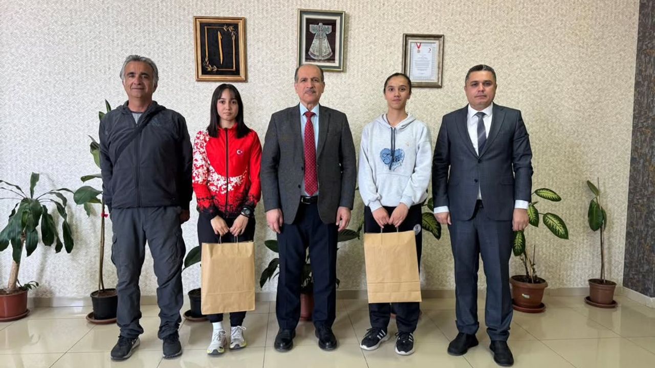 Yüreğir’de Gurur Tablosu: Öğrencilerden Türkiye Şampiyonluğu ve Balkan Derecesi