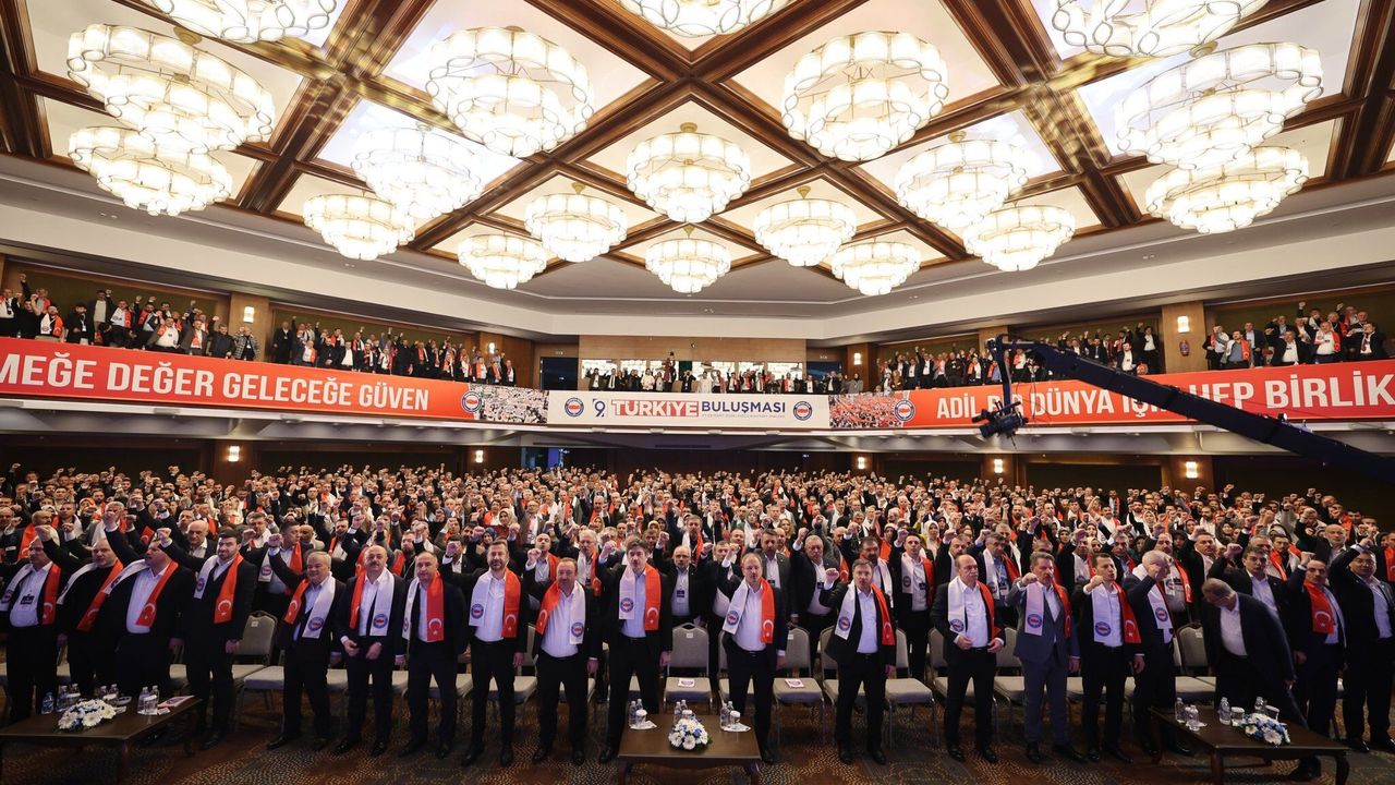 Eğitim-Bir-Sen Adana heyeti Ankara’da tam kadro