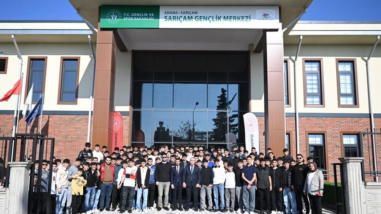 Sarıçam’dan Gençler Kampa Uğurlandı