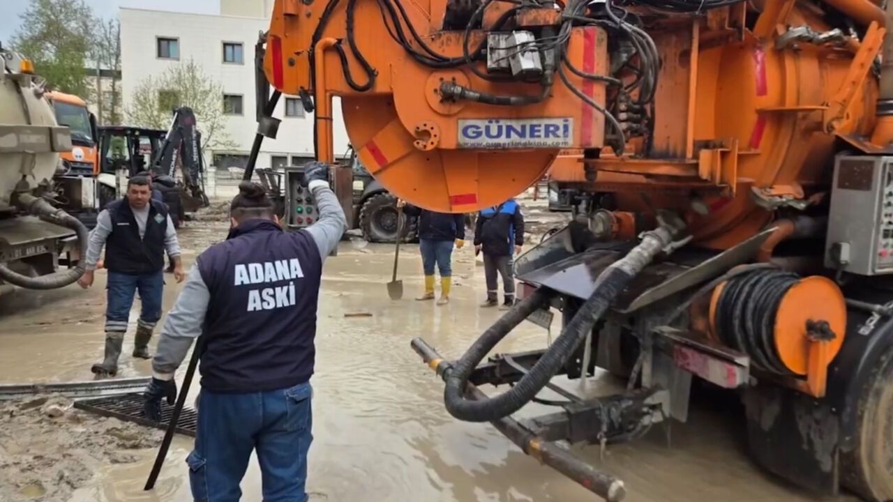Adana Büyükşehir'den Kadirli'ye sel desteği - Adana Toros Gazetesi
