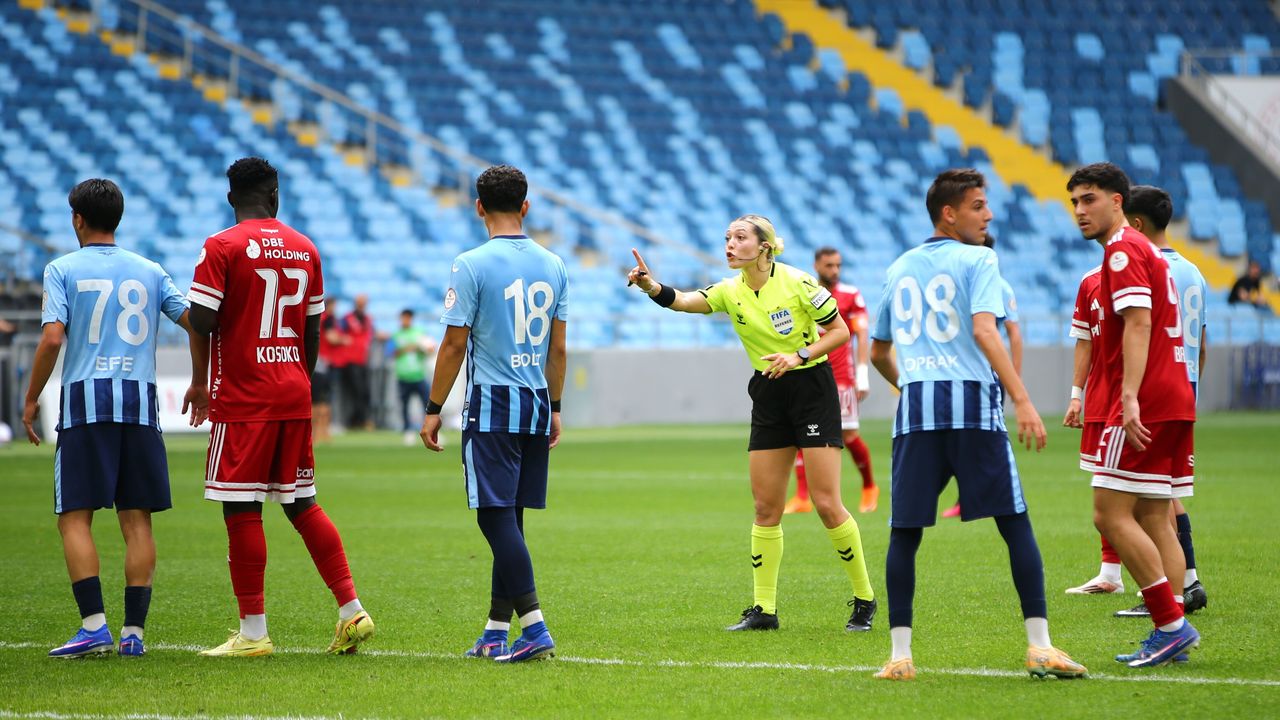 Adana Demirspor sahasında Ümraniyespor’a 3-1 yenildi